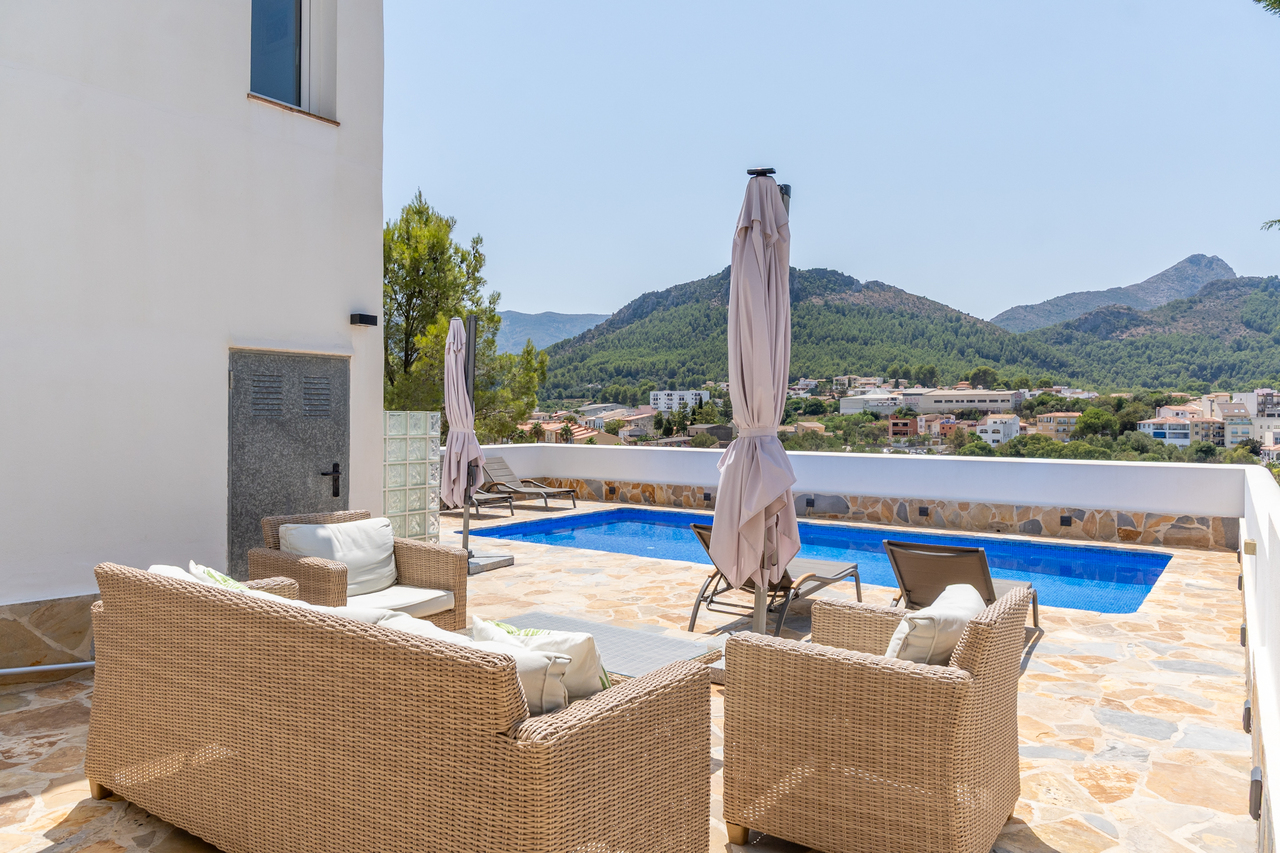 2413: Villa  in Orba