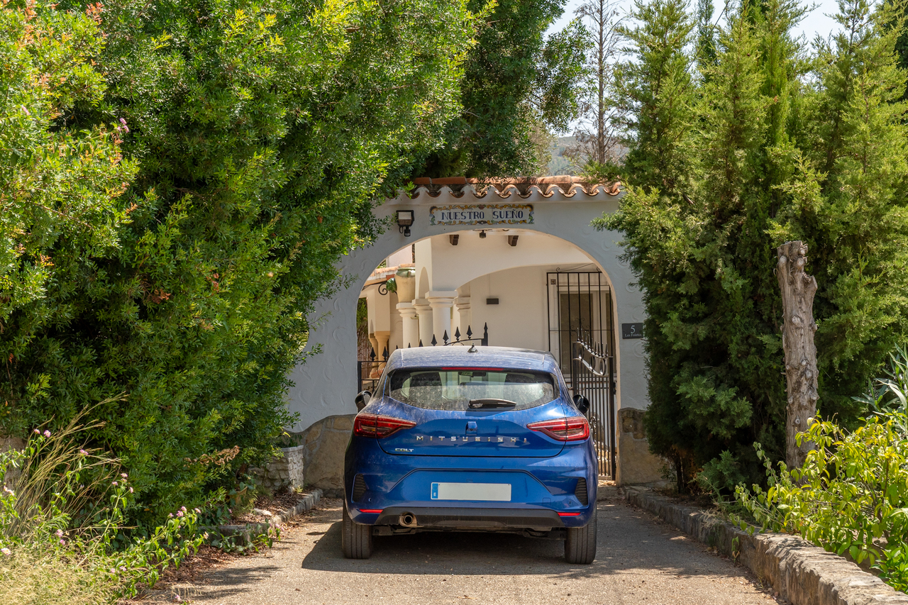 2413: Villa  in Orba