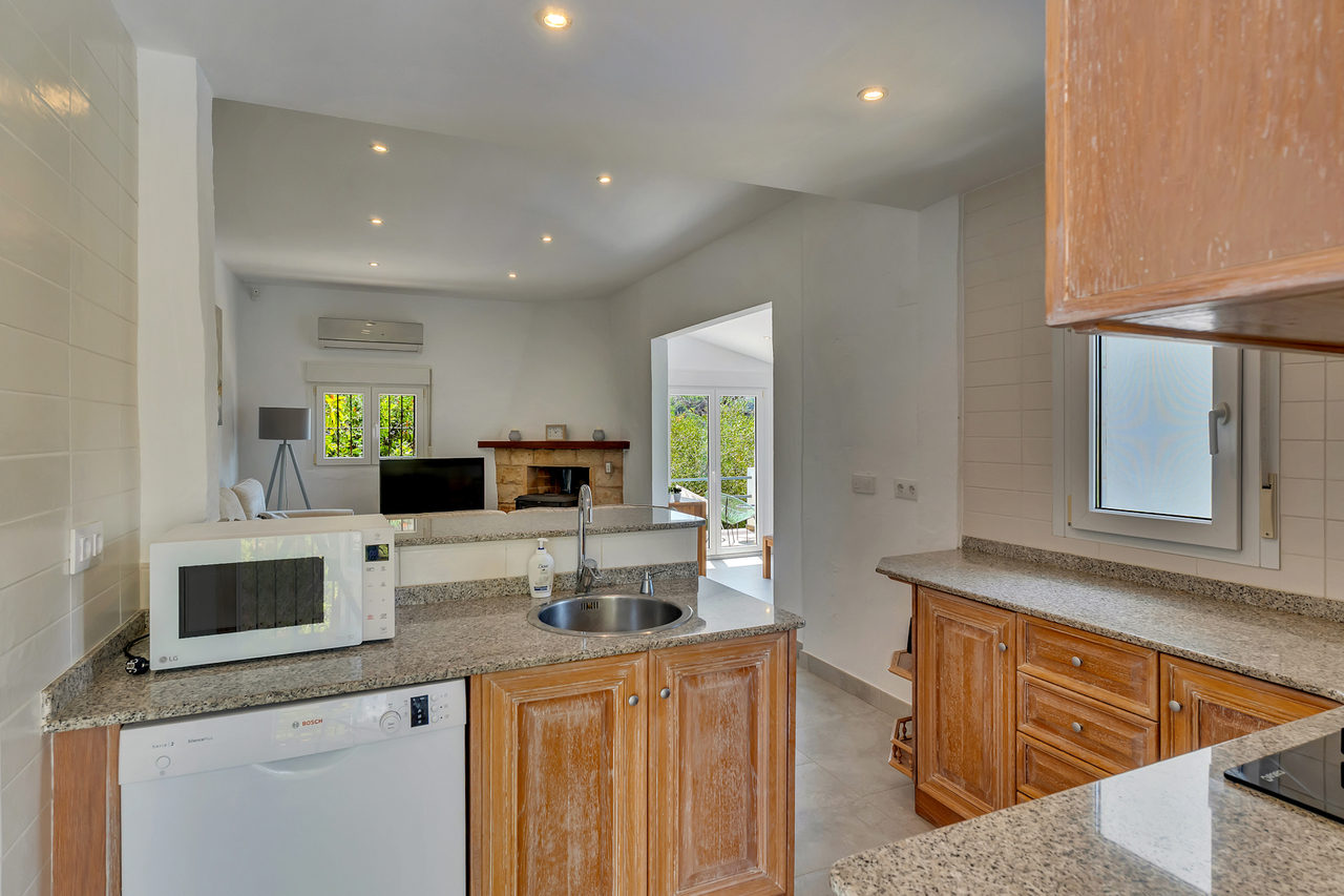 2413: Villa  in Orba