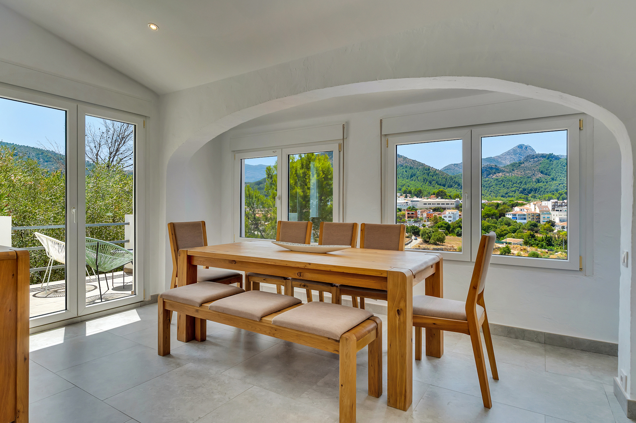 2413: Villa  in Orba
