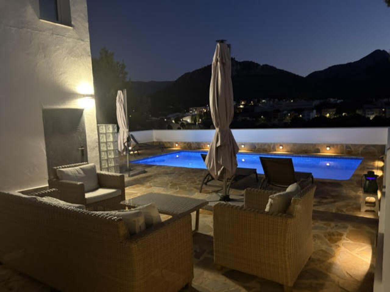 2413: Villa  in Orba