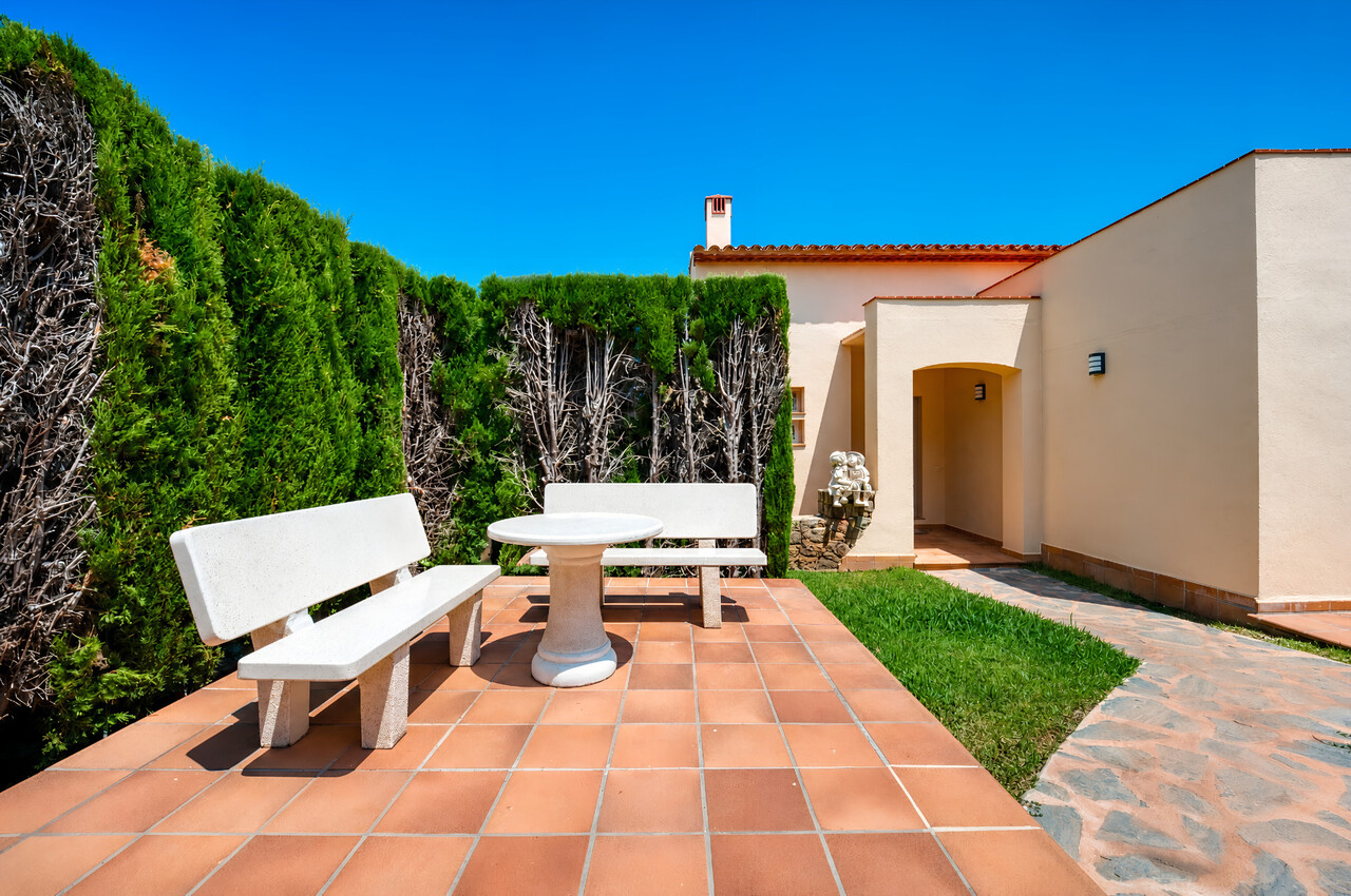 2417: Villa  in Denia
