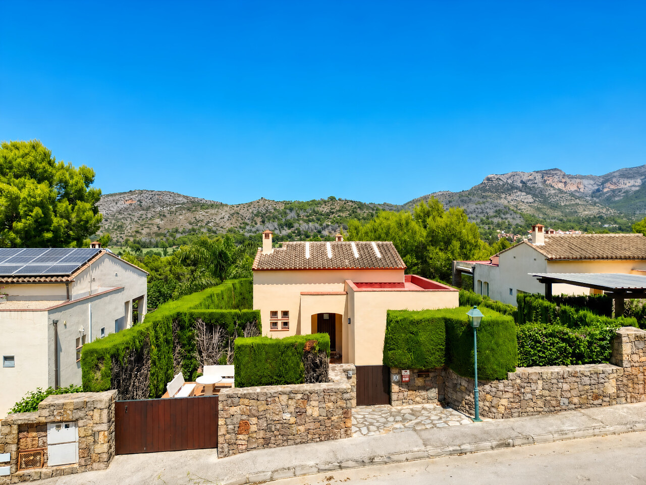 2417: Villa  in Denia