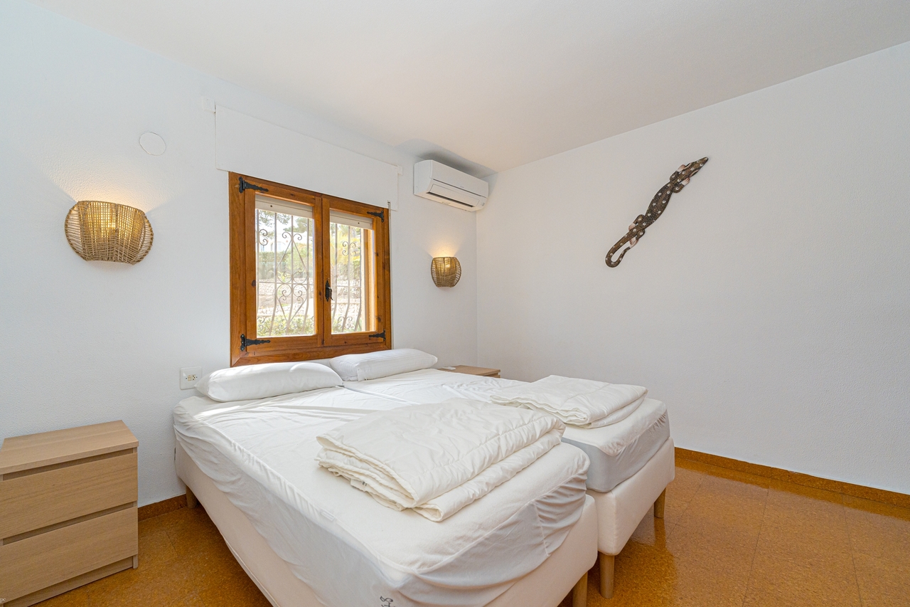 2420: Villa  in Javea