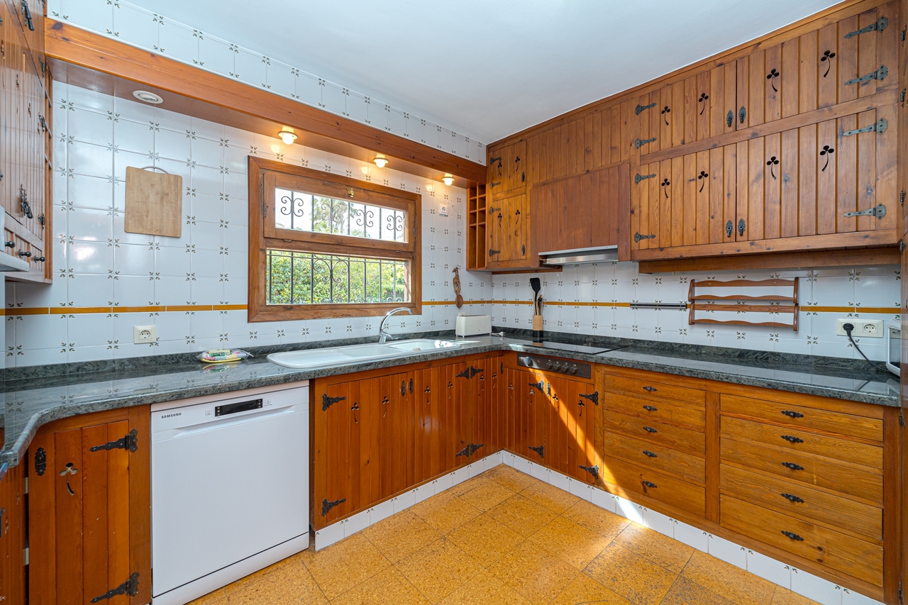 2420: Villa  in Javea