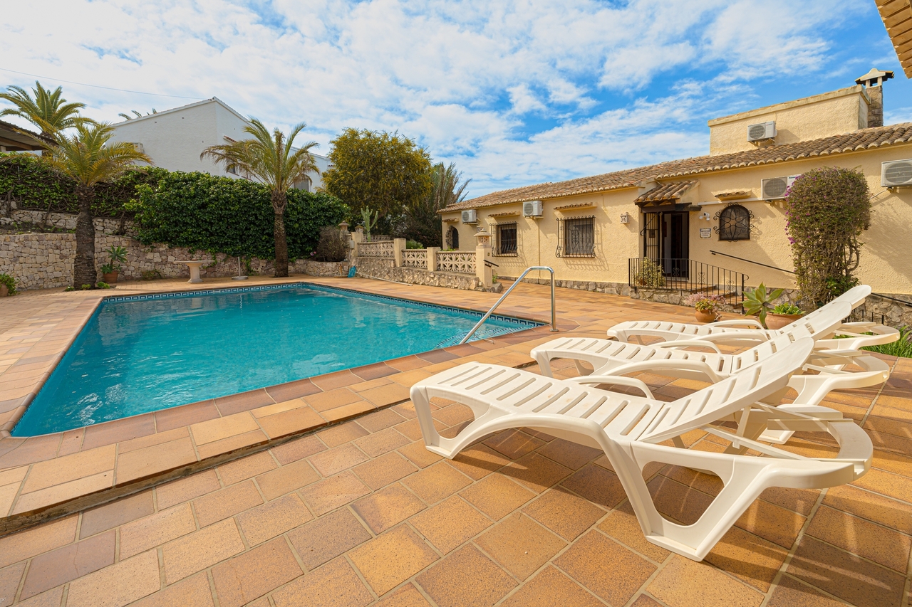 2420: Villa  in Javea