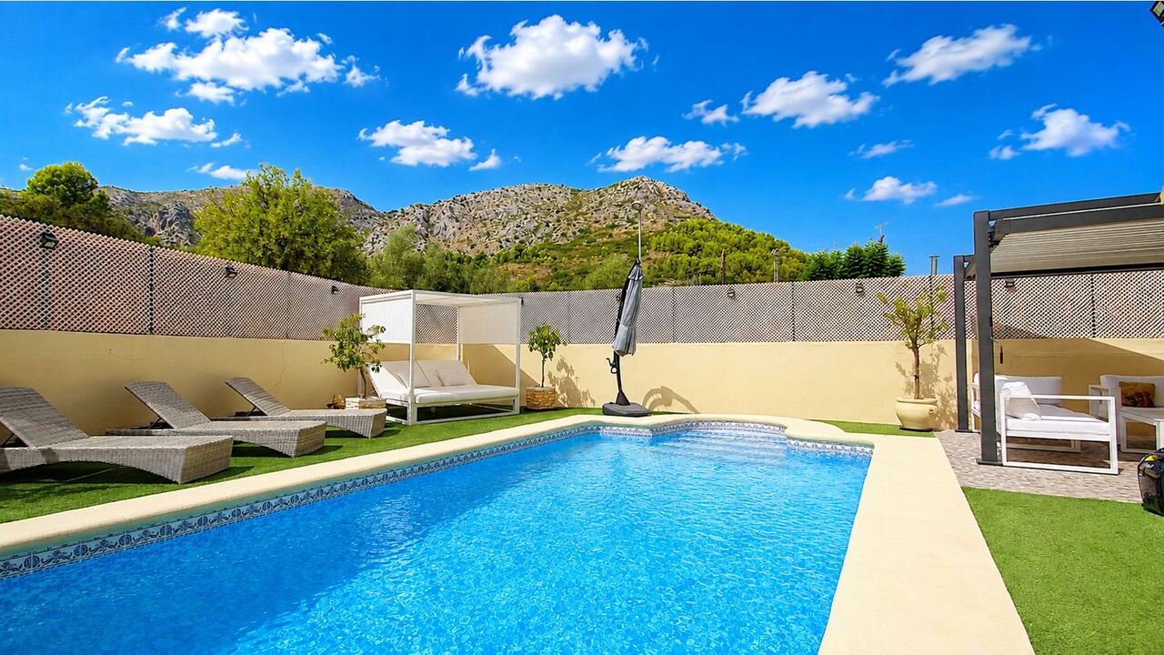 2421: Villa  in Sagra