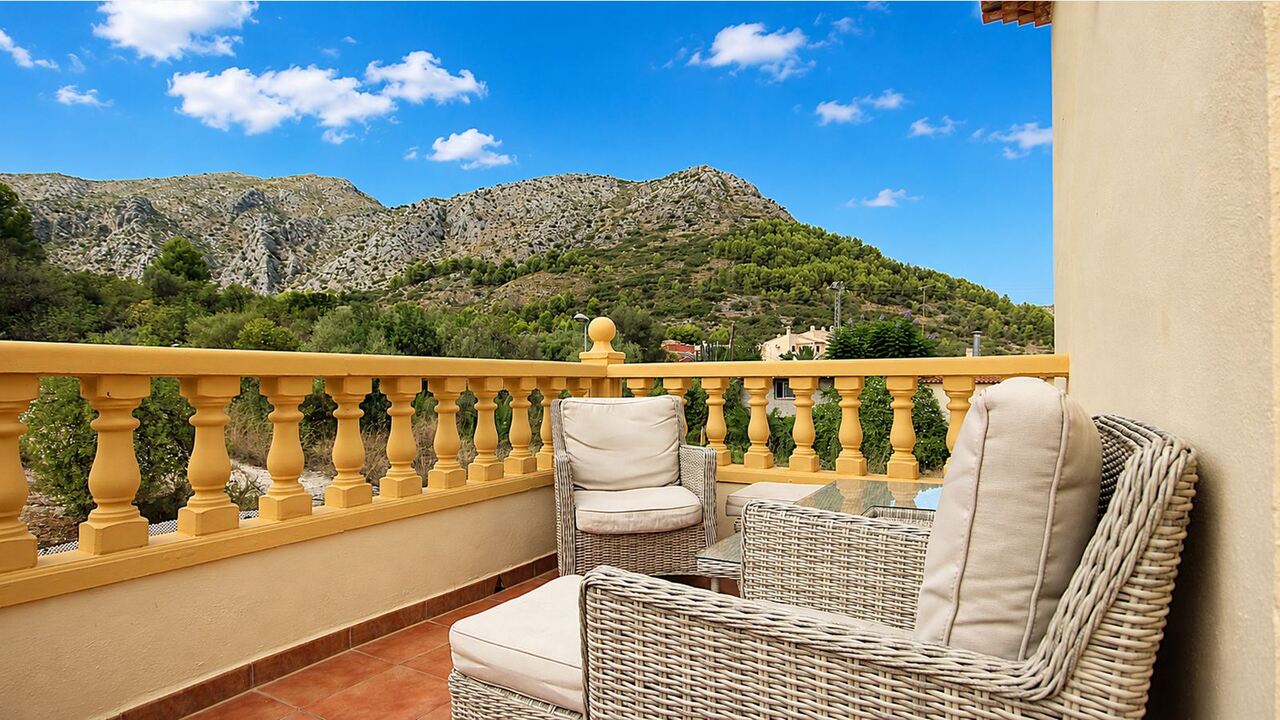 2421: Villa  in Sagra