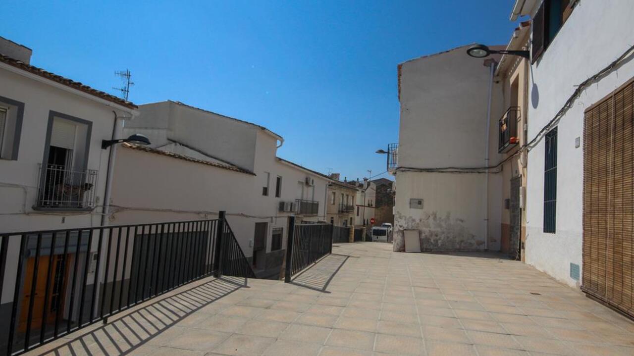 Town house in Sagra 