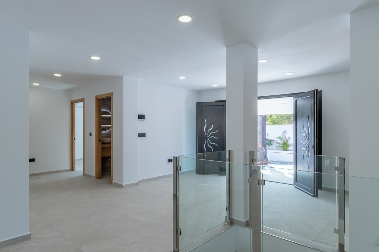 2611V-E: Villa  in Albir