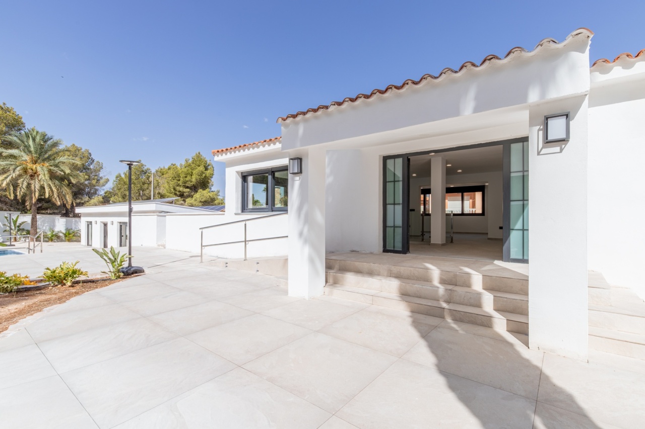 2611V-E: Villa  in Albir
