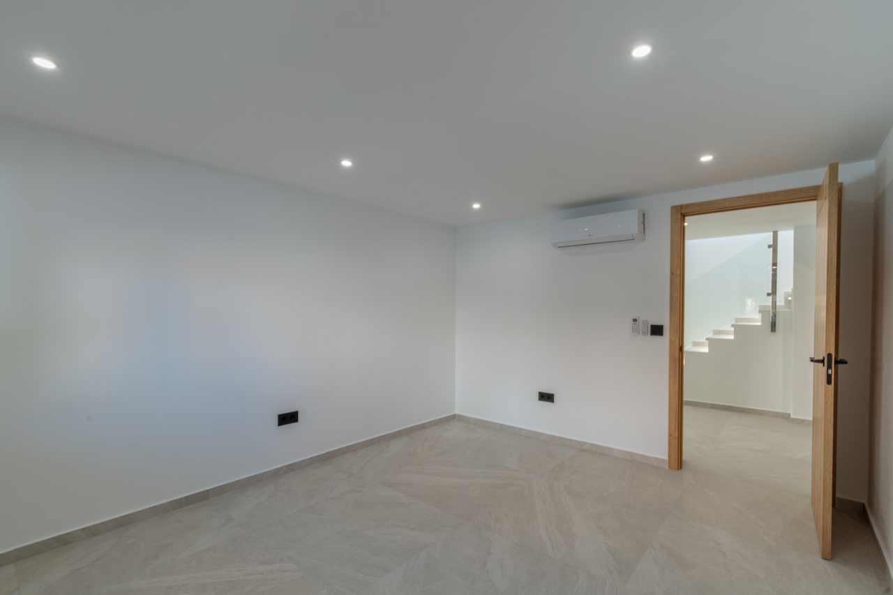 2611V-E: Villa  in Albir