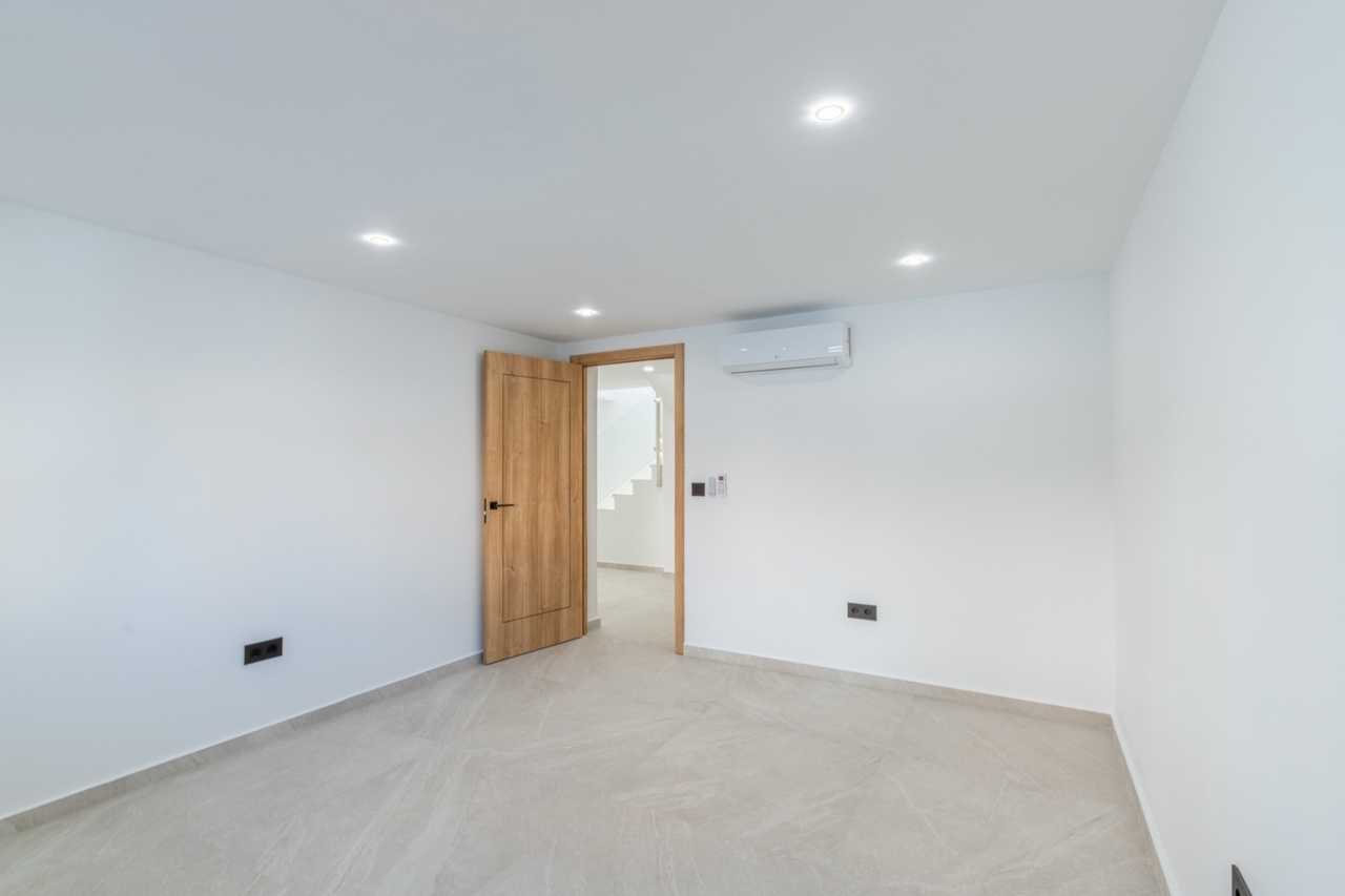 2611V-E: Villa  in Albir