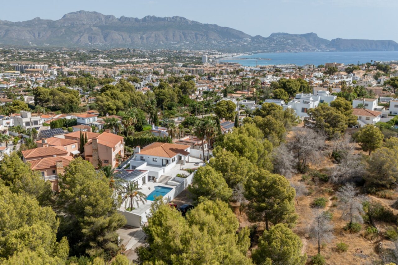 2611V-E: Villa  in Albir