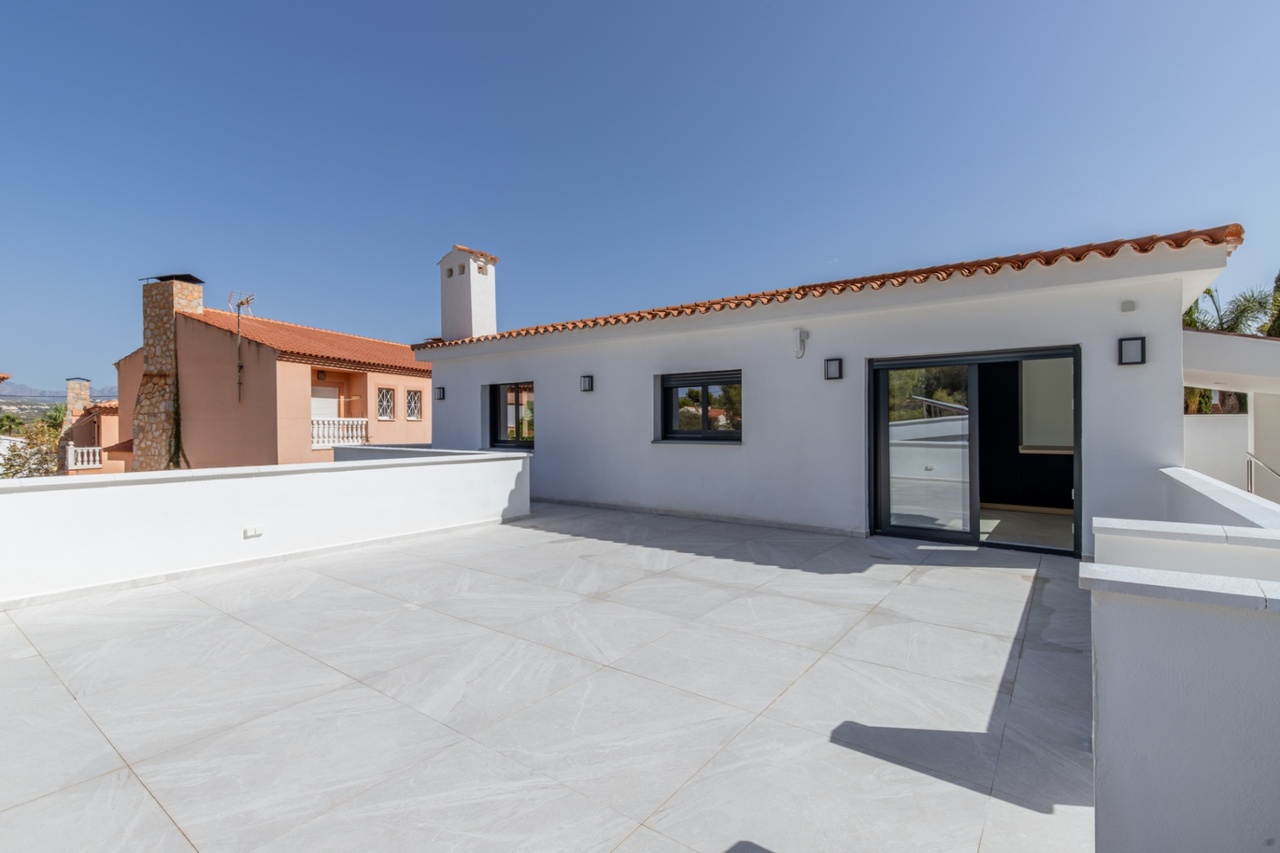 2611V-E: Villa  in Albir