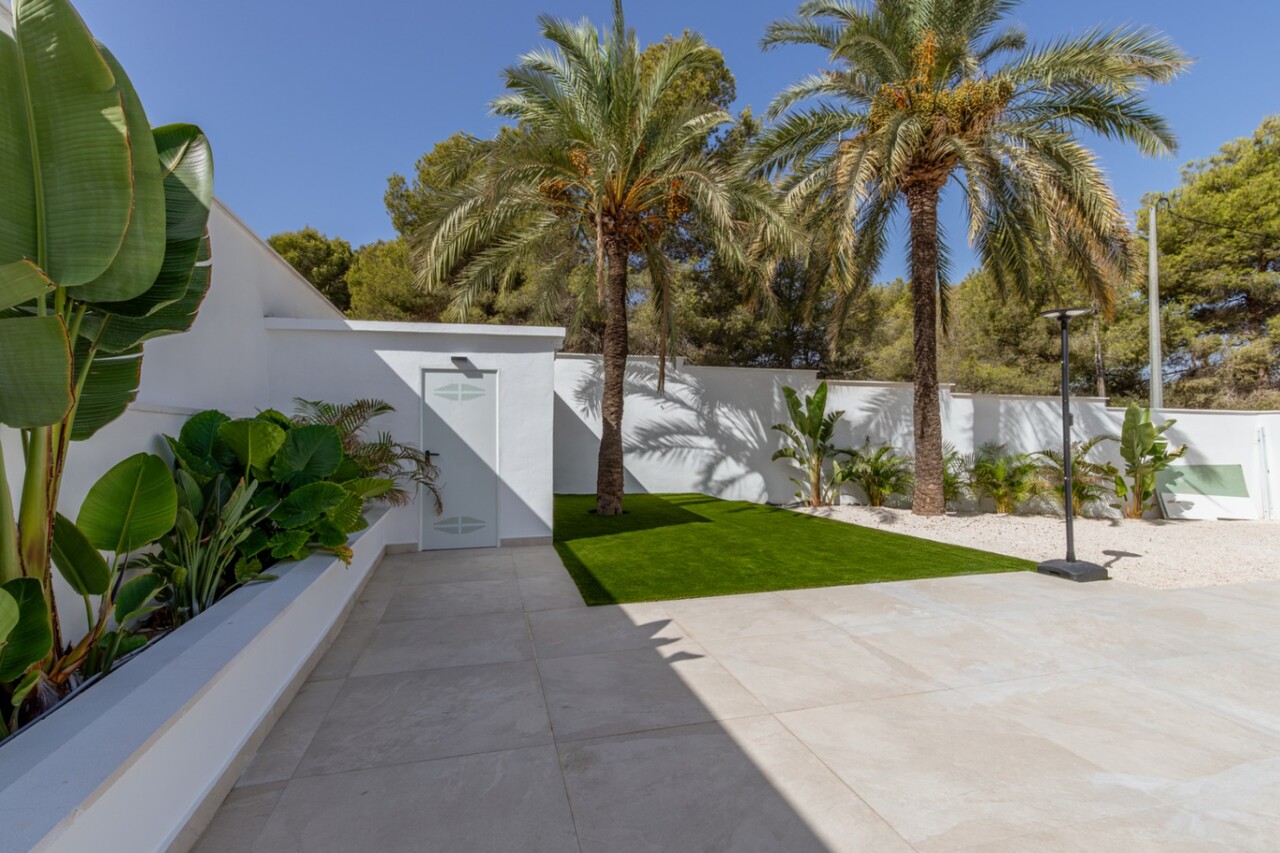 2611V-E: Villa  in Albir