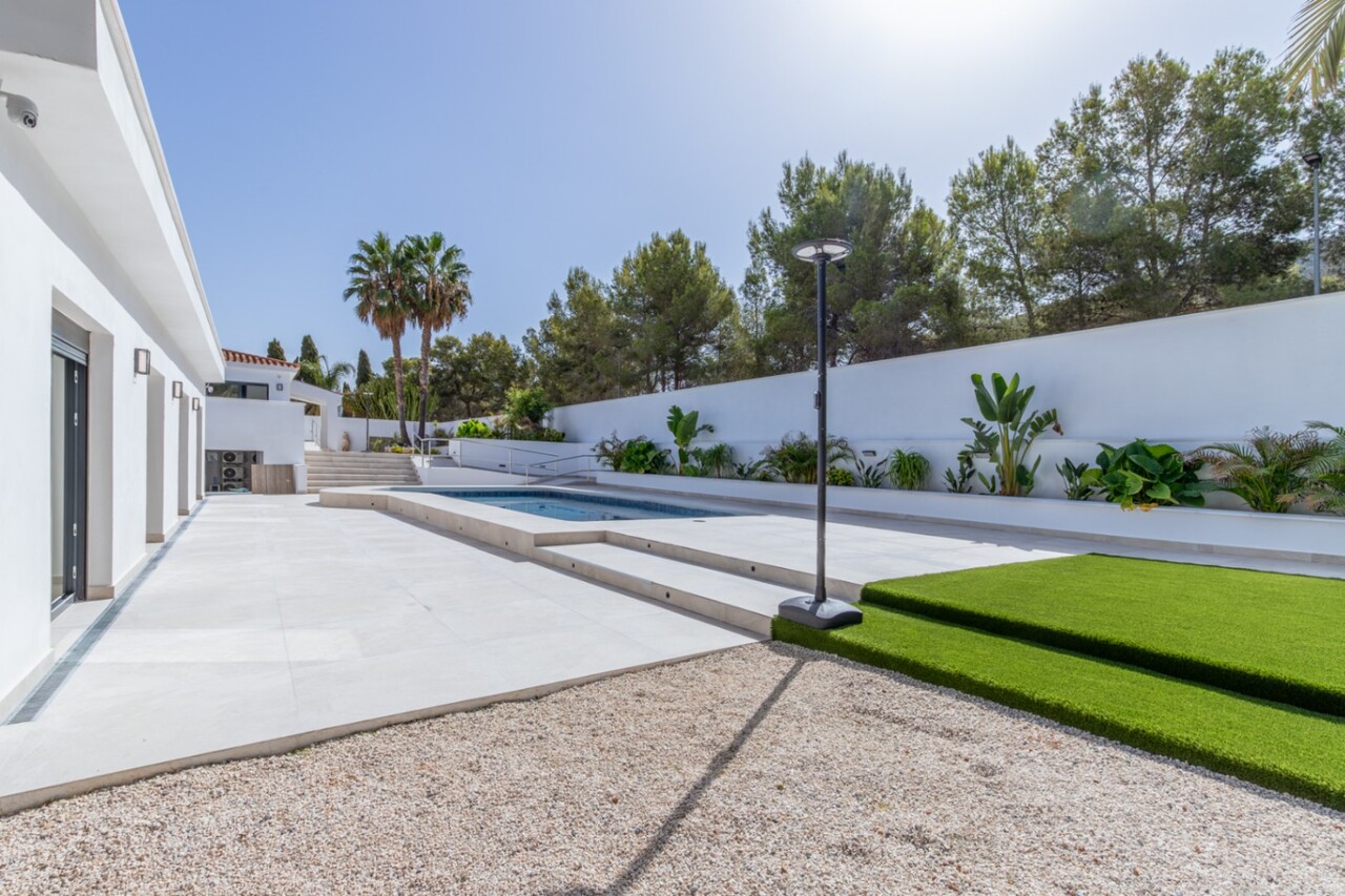 2611V-E: Villa  in Albir