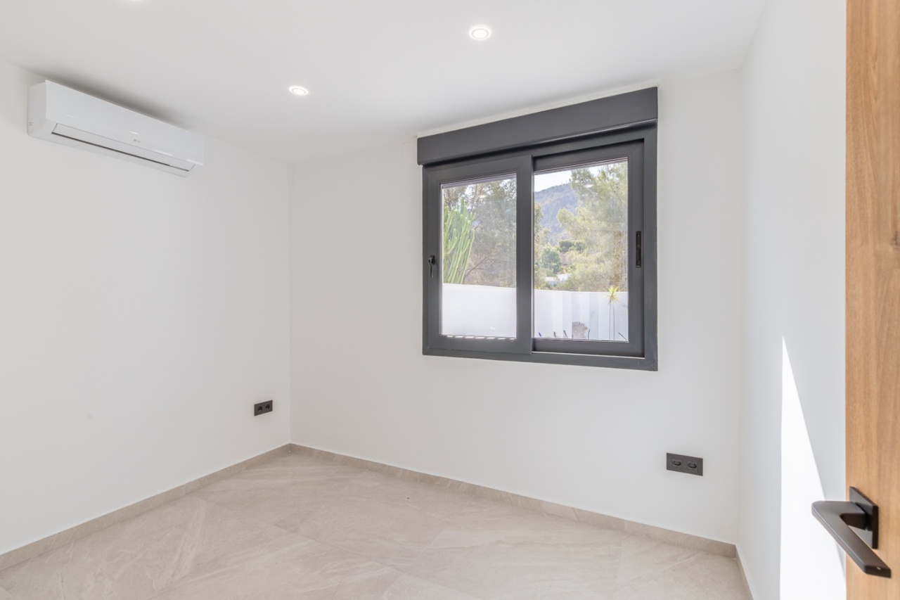 2611V-E: Villa  in Albir