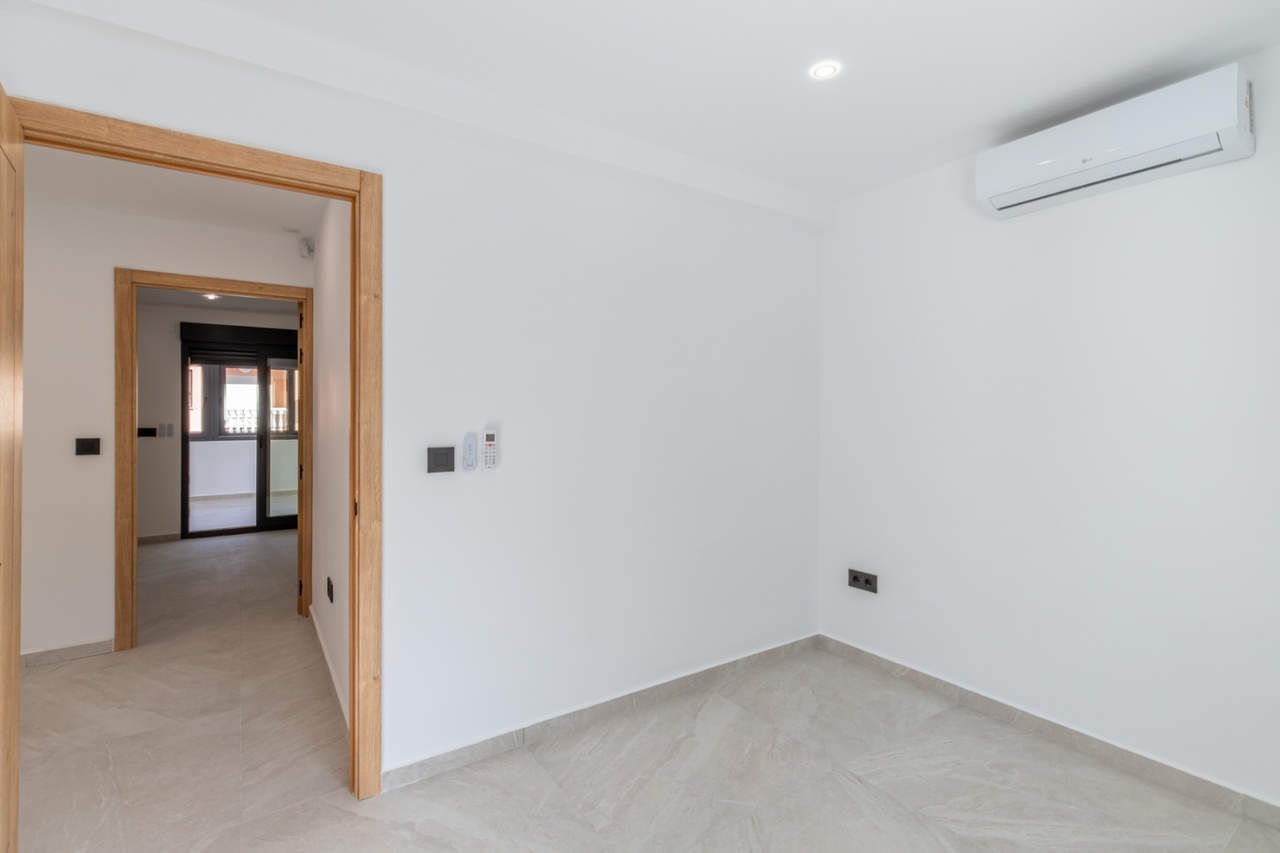 2611V-E: Villa  in Albir