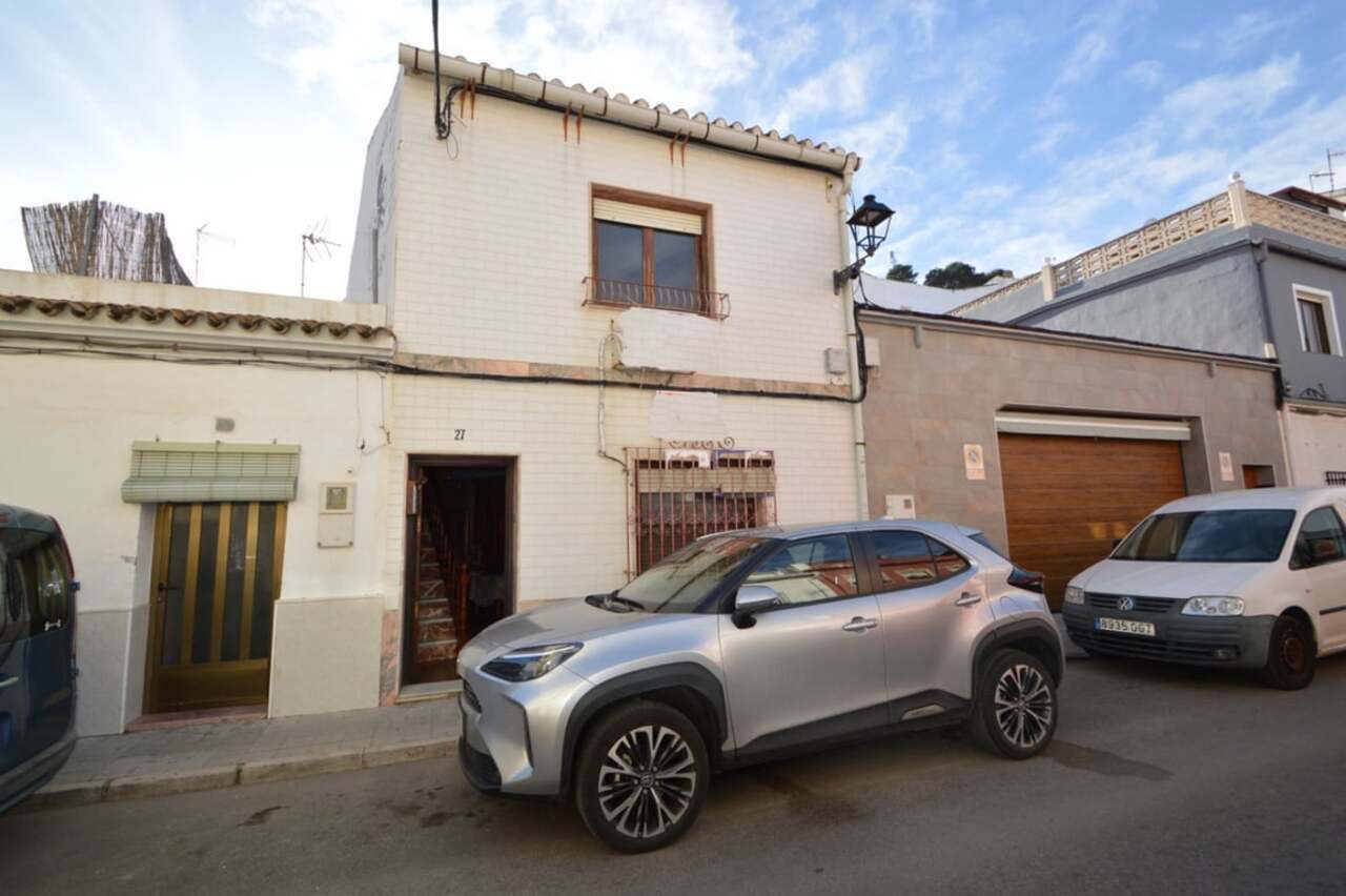 DHJD332: Town House  in Denia
