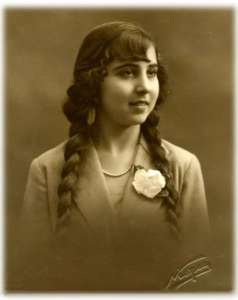 Maria Branyas in 1925 at 18 years old