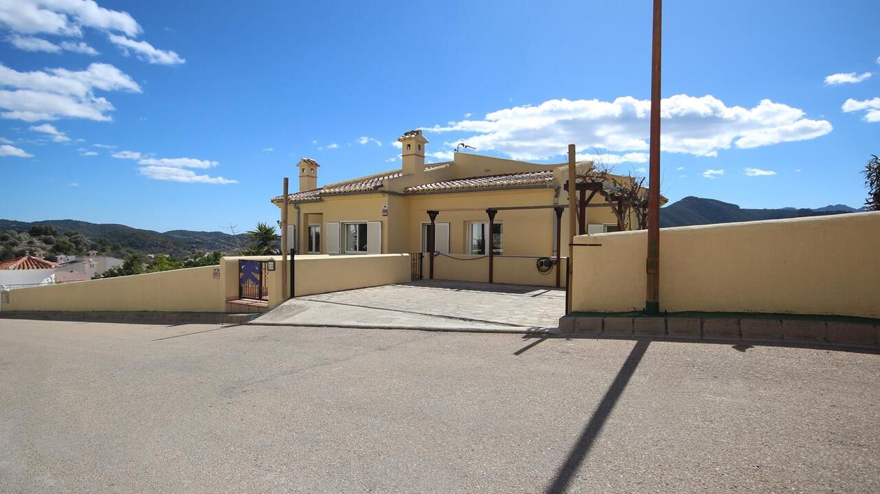 For sale: 4 bedroom house / villa in Jalon / Xaló, Costa Blanca
